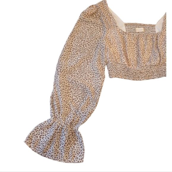 NWT Altar'd State Cream Mocha Animal Print Smocked Crop Ballon Longsleeve Top S - Picture 2 of 10